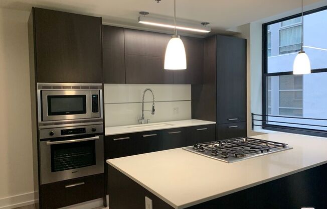 1 bed, 1 bath, 805 sqft, $2,595, Unit 507