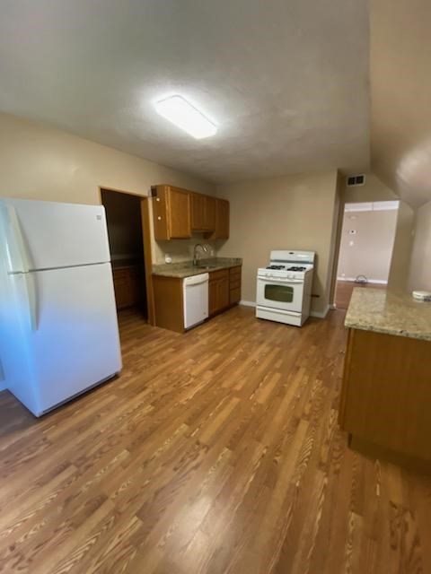 2 beds, 1 bath, 1,600 sqft, $2,100, Unit 3