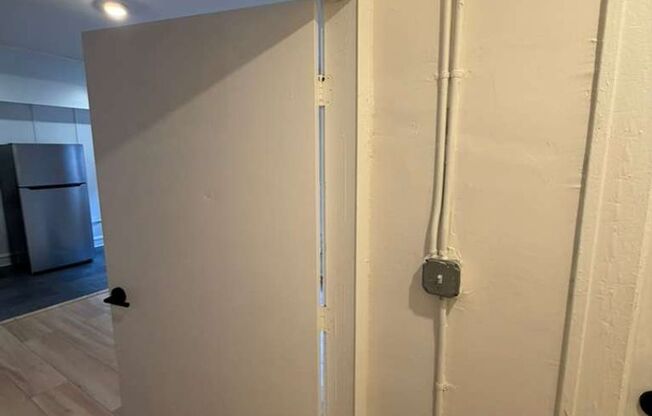 Studio, 1 bath, 500 sqft, $875, Unit Unit 403