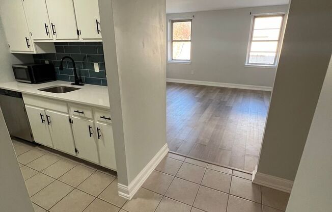 1 bed, 1 bath, 655 sqft, $1,395, Unit 404