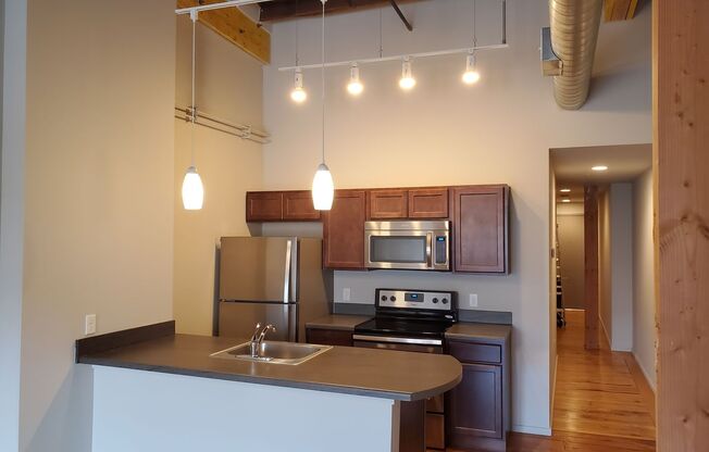1 bed, 1 bath, 747 sqft, $1,195, Unit 224