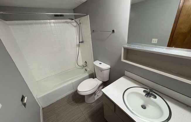 1 bed, 1 bath, 802 sqft, $775, Unit #19