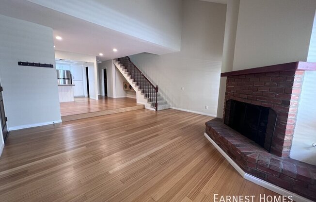 714 E ANGELENO AVE