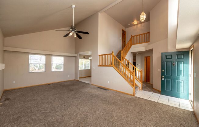 3 bed, 2.5 bath Home in English Ranch Neighborhood