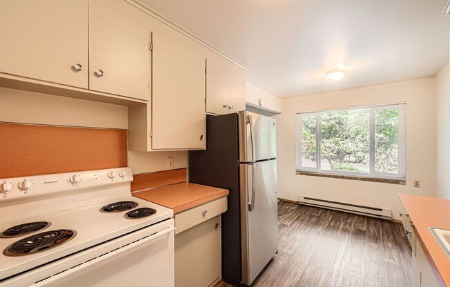 8257 Corliss