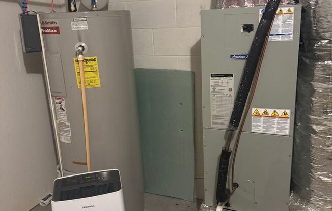 Updated Townhouse In Hunter Hills