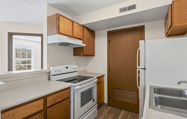 2 beds, 1 bath, 840 sqft, $1,015, Unit 3I