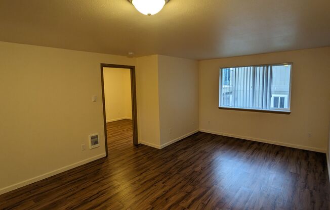 1 bed, 1 bath, 650 sqft, $1,200, Unit 19