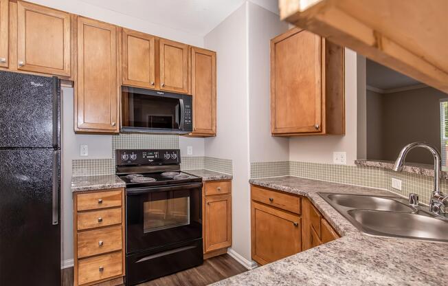 2 beds, 1 bath, 895 sqft, $1,746