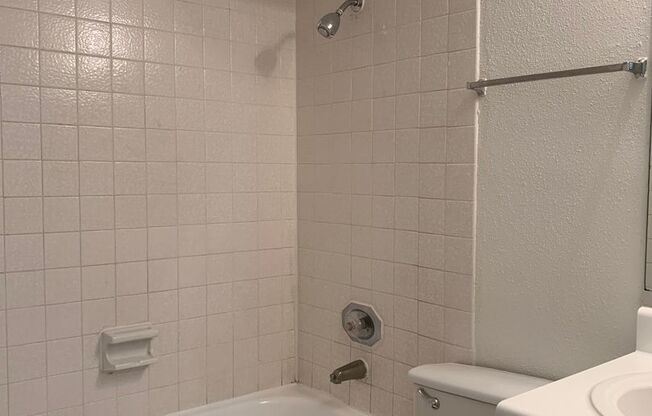 2 beds, 2 baths, 1,003 sqft, $1,050, Unit 1802