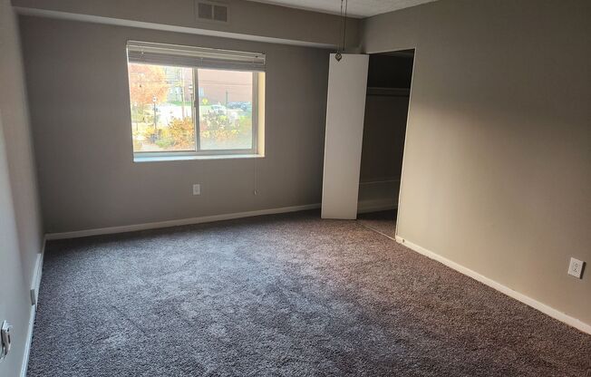 2 beds, 2 baths, 1,220 sqft, $1,505, Unit WG1-614