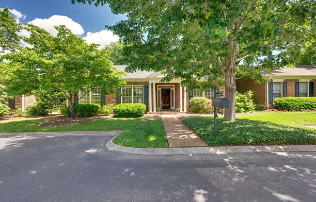 Awesome 3BE/2BA home in the heart of Green Hills!