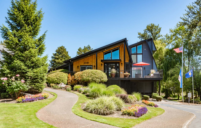 Welcome to Shadow Hills | Portland Apartments