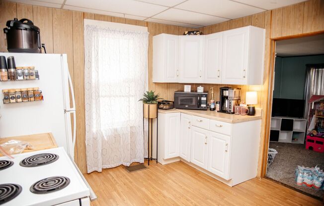 2 beds, 1 bath, $1,450