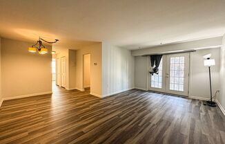 Spacious 1 Bed 1 Bath Condo With Balcony In Mayflower Square