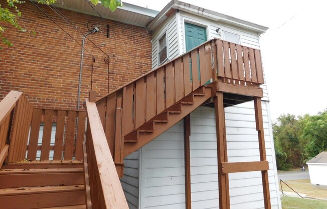 601 B E. Broadway, Hopewell - Second Floor Apartment
