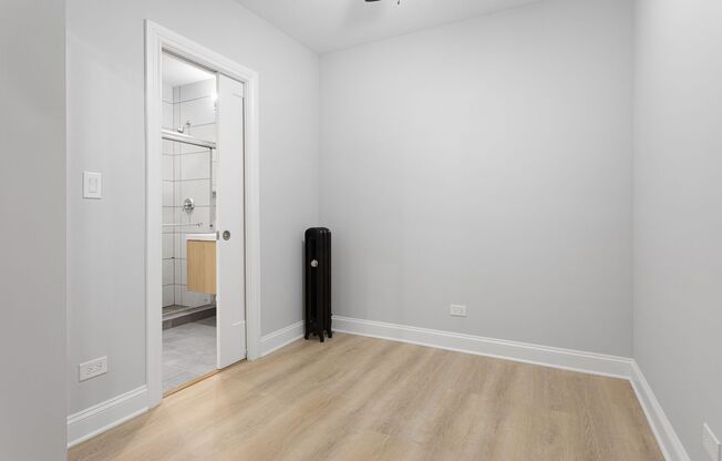 2 beds, 1 bath, 561 sqft, $2,100, Unit 1627-1A