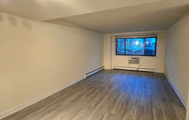 1 bed, 1 bath, 700 sqft, $1,695, Unit 431-#123