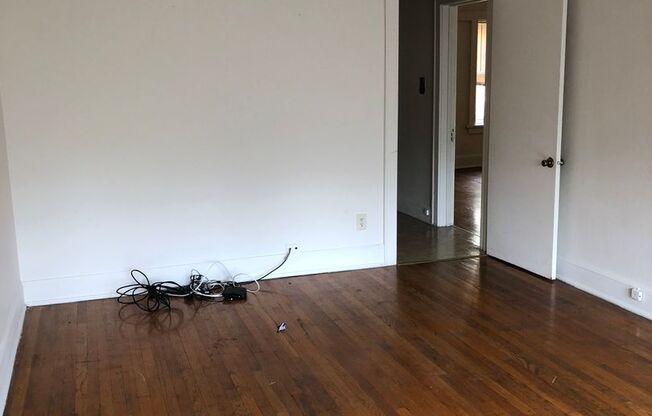 2 beds, 1 bath, 1,100 sqft, $1,225, Unit 11