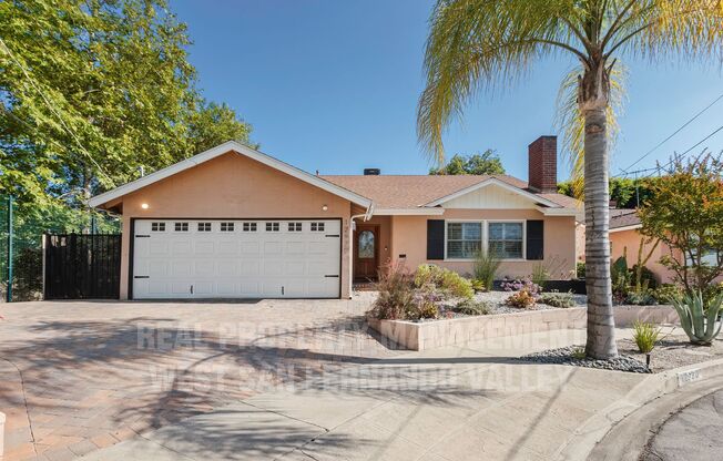 Stunning 3bd Home with Private Outdoor Oasis