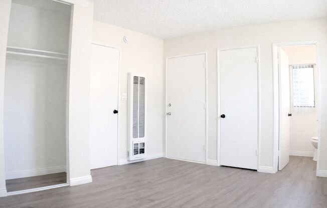 3 beds, 1.5 baths, 1,200 sqft, $2,695, Unit 859-04