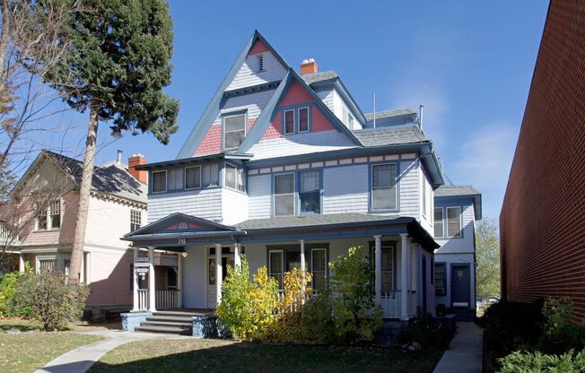 715 N NEVADA AVE