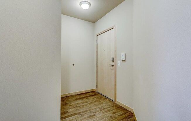 2 beds, 2 baths, 993 sqft, $2,350, Unit 415