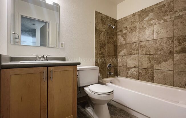 1 bed, 1 bath, $1,295, Unit 5812-4