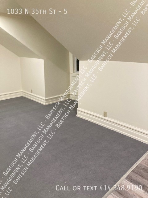 1033 N 35 ST
