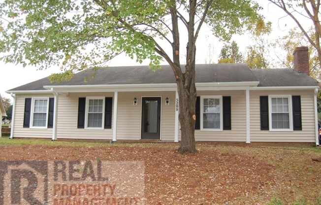 Spacious 3BR/2BA Ranch Home w/fenced yard in 27410