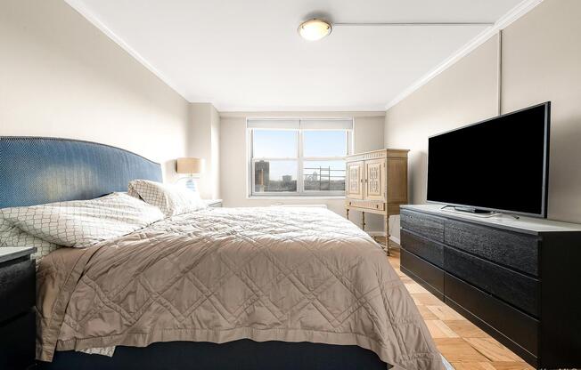 2 beds, 1 bath, 1,000 sqft, $4,250, Unit 11H