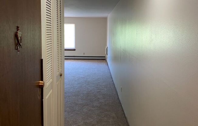 2801 CUSTER 1BR
