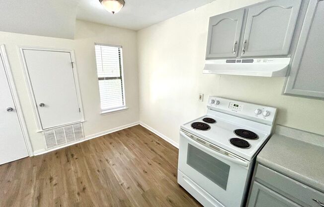 1 bed, 1 bath, 530 sqft, $799, Unit Unit 904