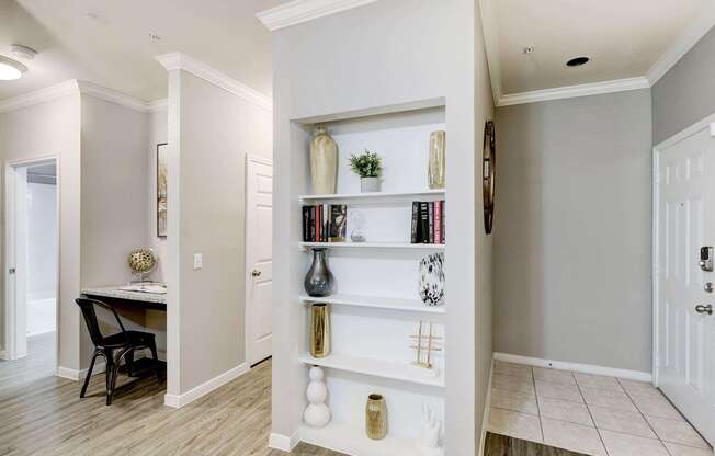 1 bed, 1 bath, 806 sqft, $1,356