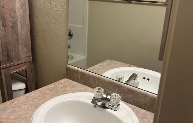 1 bed, 1 bath, $750, Unit # 511
