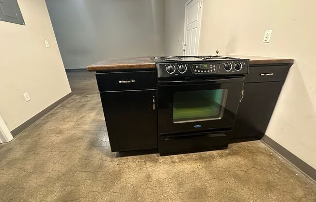 Studio, 1 bath, 438 sqft, $695, Unit 549