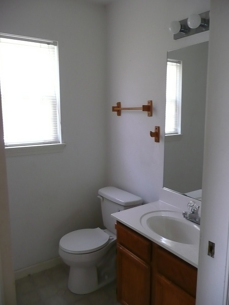 3 beds, 2 baths, $1,400