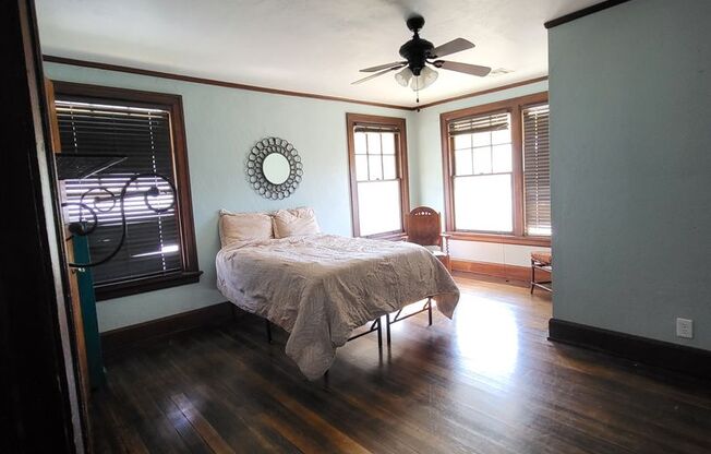 4 beds, 2.5 baths, $1,900