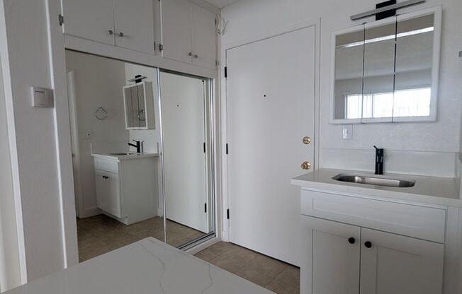 Studio, 1 bath, 265 sqft, $1,299, Unit 221