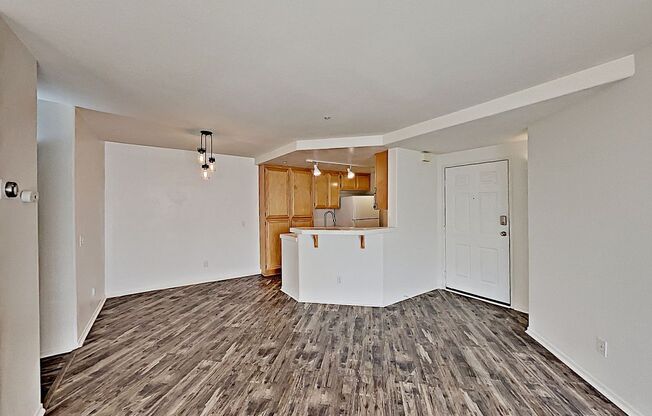 Spacious 2-Bedroom, 2-Bathroom Condo for Rent – Scripps Highlands