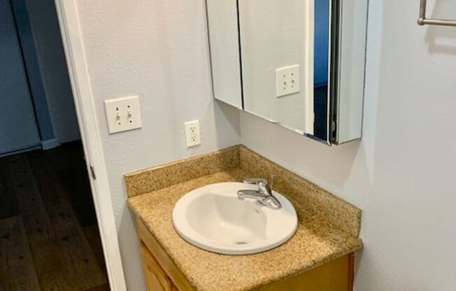 1 bed, 1 bath, $1,900