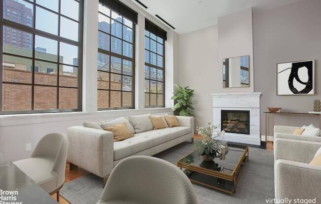 520 W 45th St Apt 3A