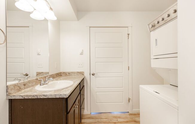 2 beds, 2 baths, 952 sqft, $1,695, Unit 106-302