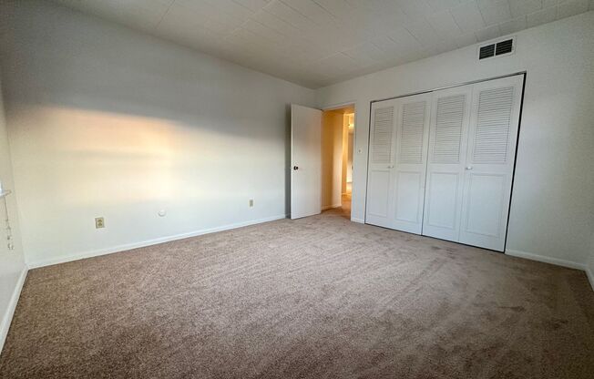 2 beds, 1 bath, $1,265, Unit 300