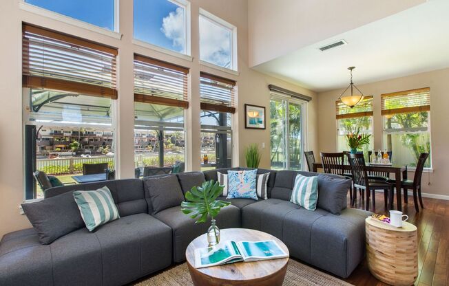 Modern Water Front Condo w/Gorgeous Views, A/C, Yard, & Shared Pool. Ohana Kai