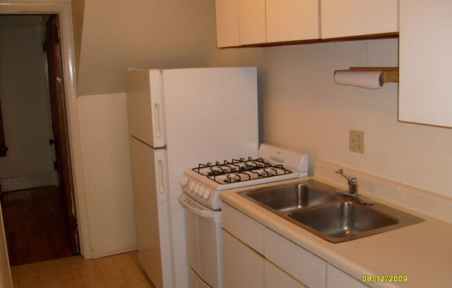 1 bed, 1 bath, 400 sqft, $1,520, Unit Unit #C