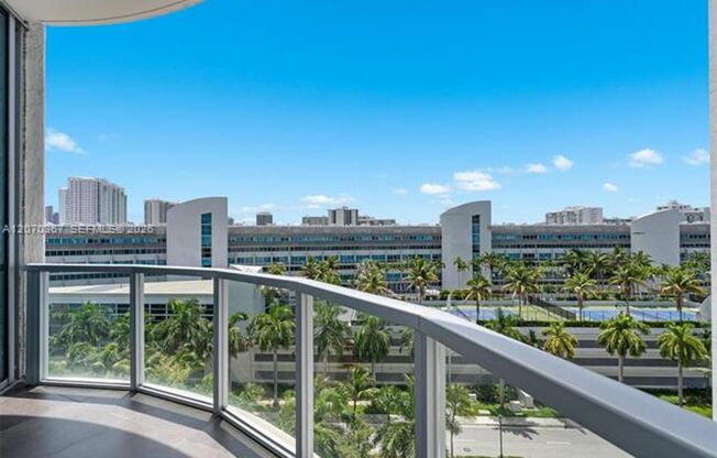 3 beds, 2 baths, $4,300, Unit # 818