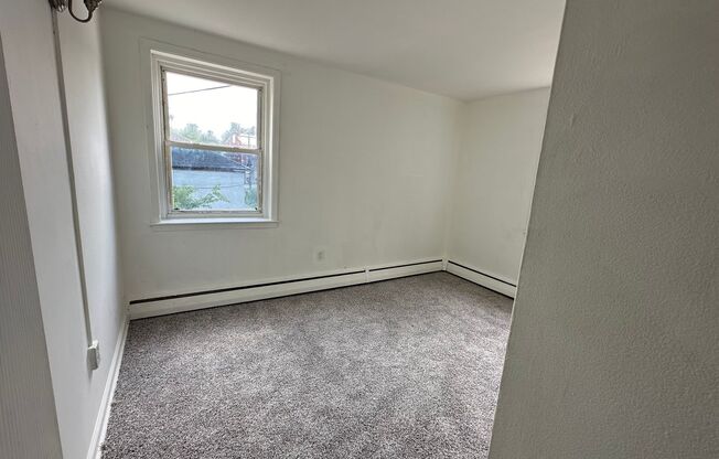 2 beds, 1 bath, $1,495