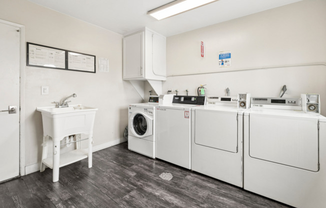 2 beds, 2 baths, 1,050 sqft, $2,995, Unit 43
