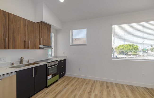 Studio, 1 bath, 434 sqft, $2,245, Unit 708